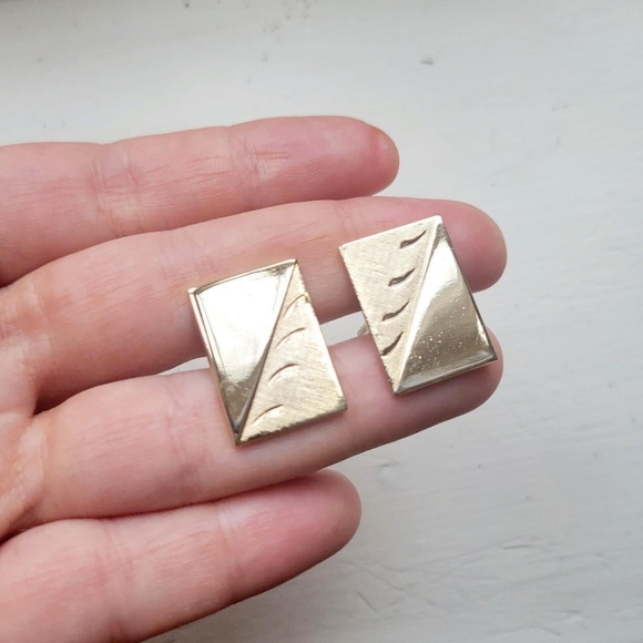 Vintage Pair of Classic Gold Cuff Links - Picture 1 of 8
